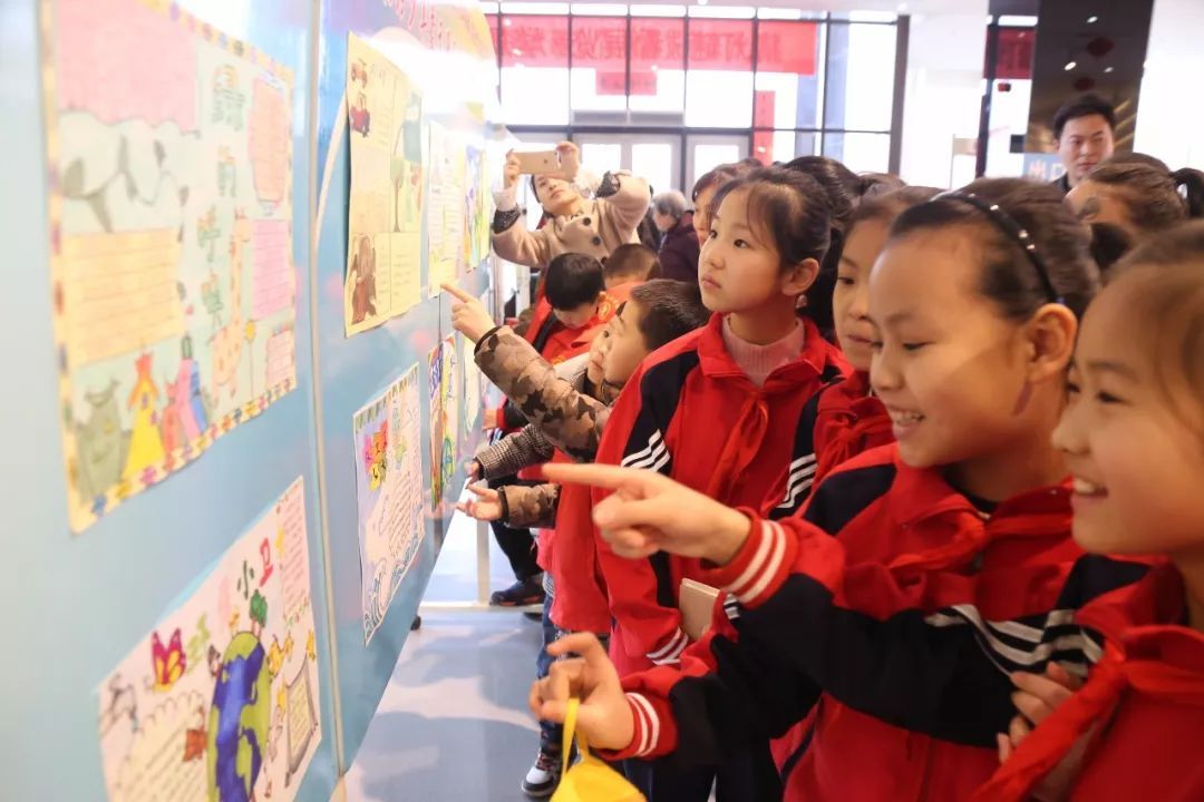 临汾小学bob电竞生创作主题手抄报呼吁保卫环境呼唤碧水蓝天新临汾(图6)